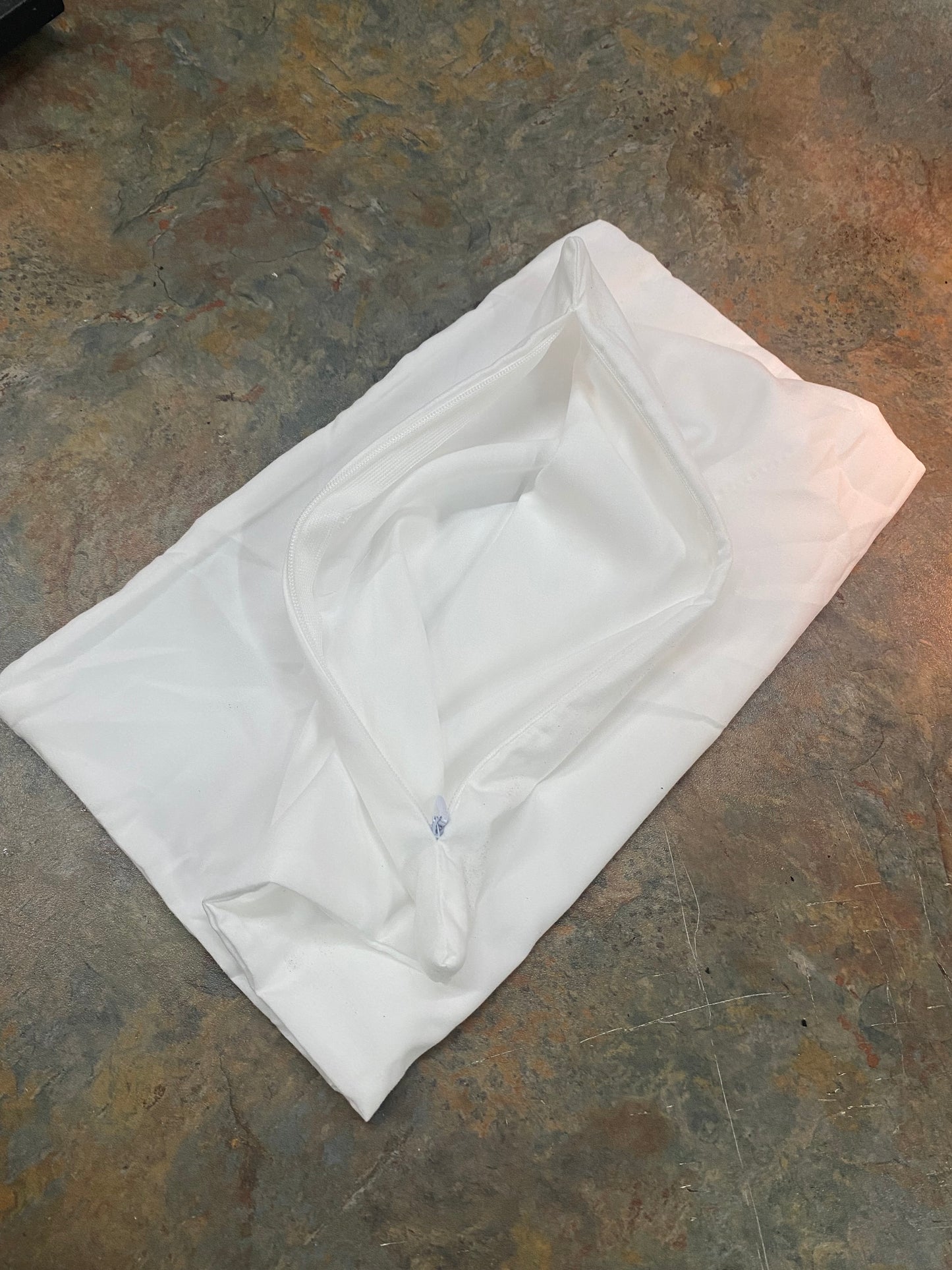 Extra inner media bag with zipper